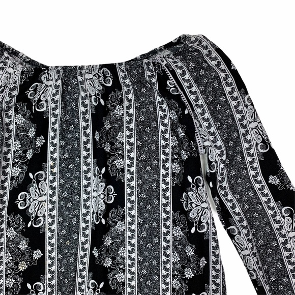 Off shoulder tops size S-M - Picture 2 of 3